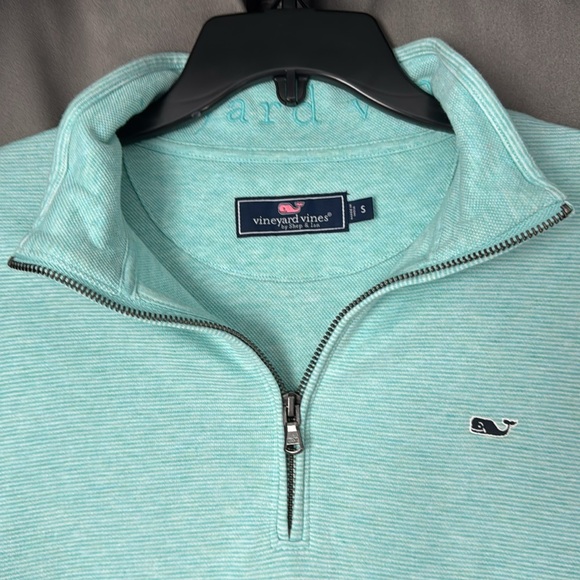 Vineyard Vines Men's Light Green Quarter-Zip - Picture 2 of 3